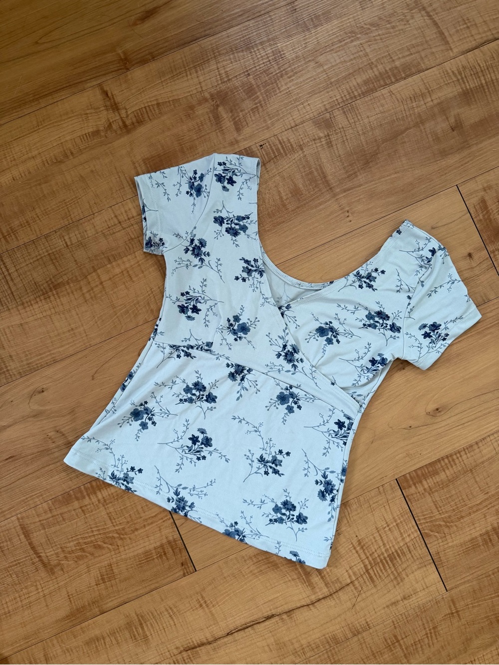 Vintage Custom Y2K Women’s Blue Floral Cap Sleeve Wrap Top